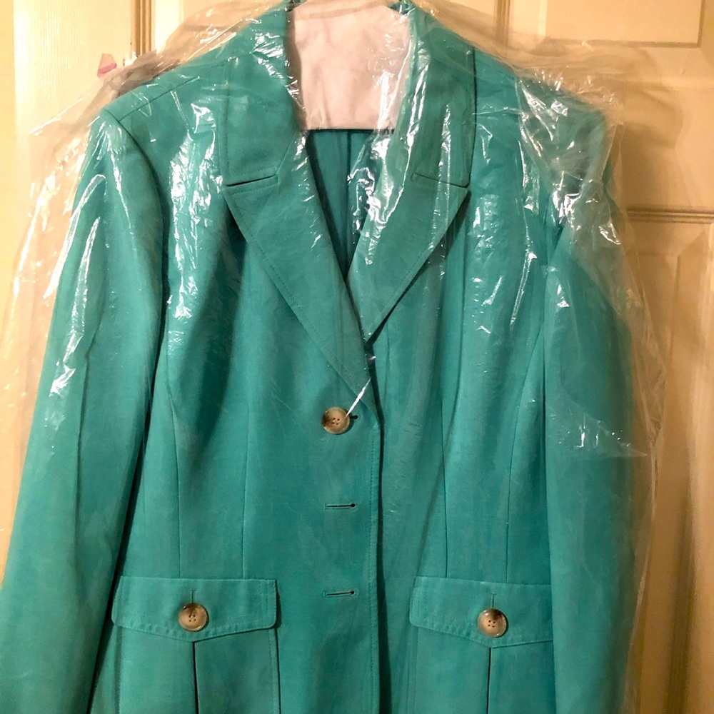 Turquoise Evan Picone suit